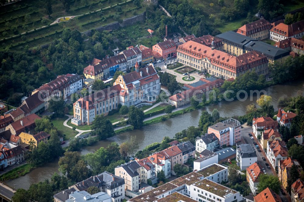 Aerial image Bamberg - Old Town area and city center with of Hotelanlage Welcome Hotel Residenzschloss Bamberg and the Gebaeude of Stadtarchiv Bamberg on Flussverlauf of Linken Regnitzarm in Bamberg in the state Bavaria, Germany