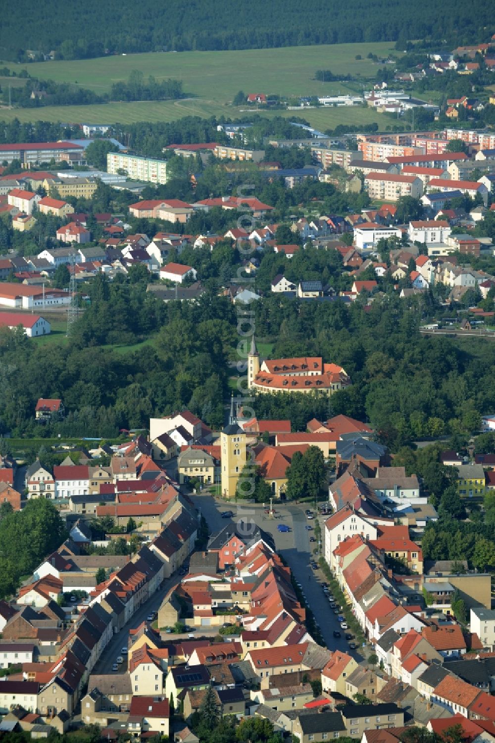 Jessen (Elster) from the bird's eye view: Old Town area and city center in Jessen (Elster) in the state of Saxony-Anhalt. The castle and town hall of Jessen is located at the end of Schlossstrasse