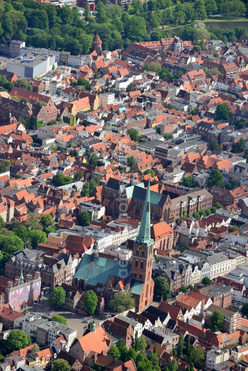 Aerial photograph Lübeck - Old Town area and city center in Luebeck in the state Schleswig-Holstein