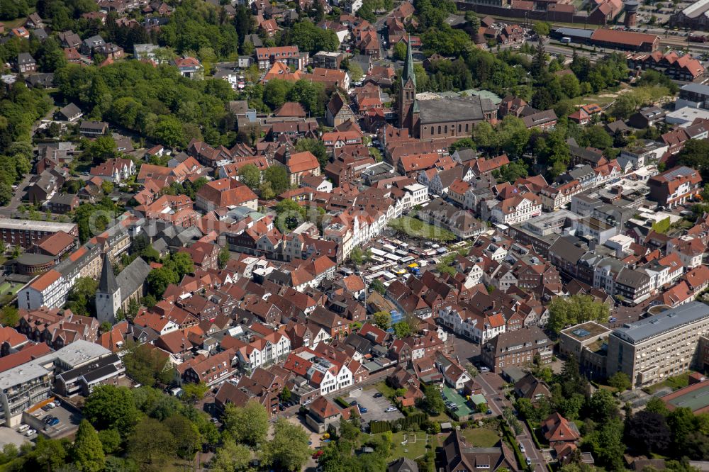 Aerial image Lingen (Ems) - Old Town area and city center Am Markt in Lingen (Ems) in Emsland in the state Lower Saxony, Germany