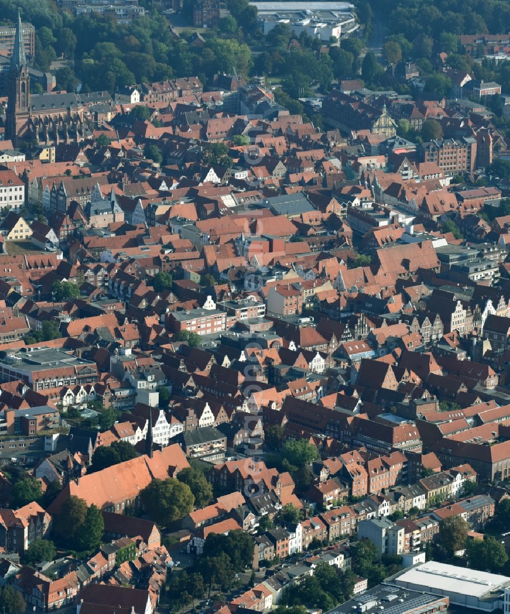 Lüneburg from the bird's eye view: Old Town area and city center in Lueneburg in the state Lower Saxony