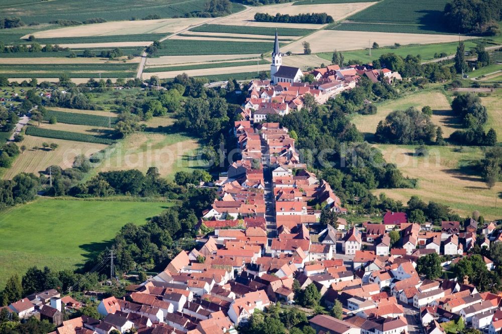 Aerial photograph Jockgrim - Old Town area and city center Ludwigstrasse in Jockgrim in the state Rhineland-Palatinate, Germany