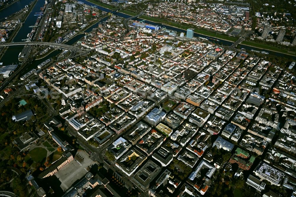 Mannheim from the bird's eye view: Old Town area and city center on Friedrichsplatz in Mannheim in the state Baden-Wurttemberg, Germany