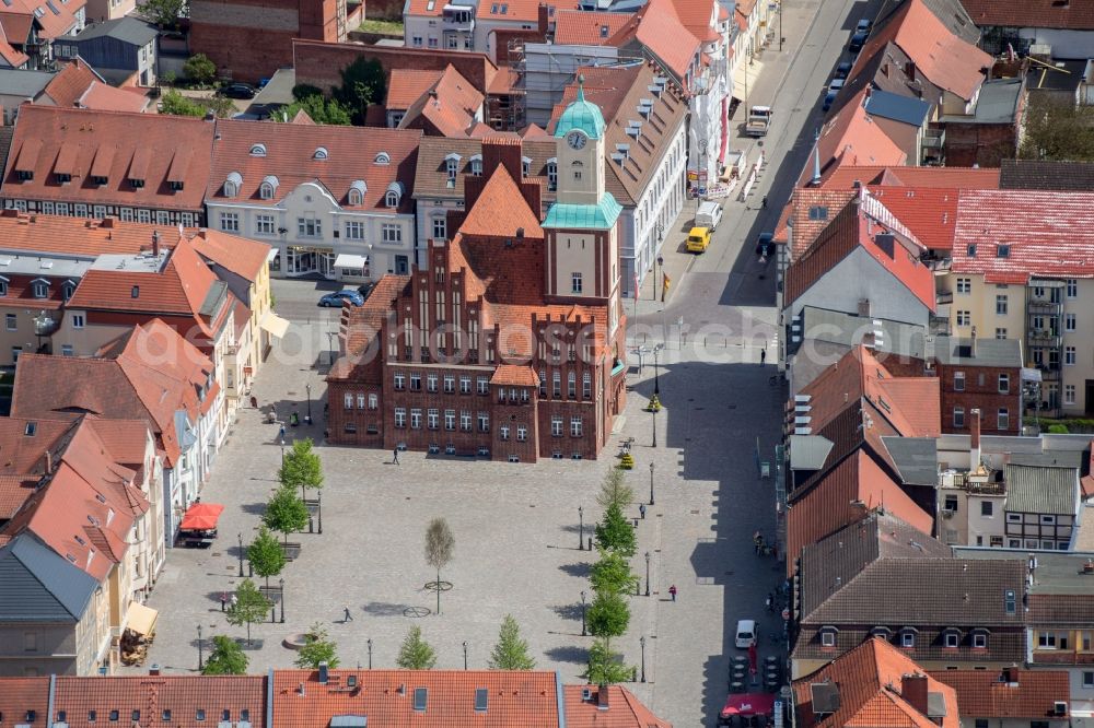 Aerial photograph Wittstock/Dosse - Old Town area and city center with Marktplatz and Rathaus in Wittstock/Dosse in the state Brandenburg, Germany