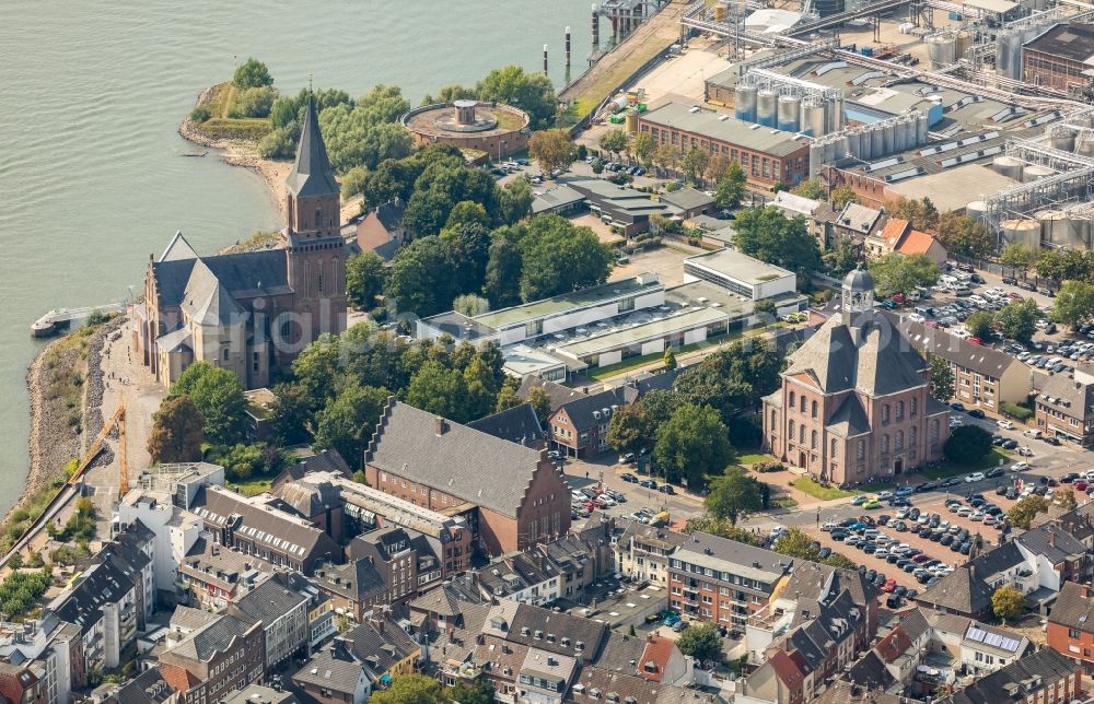 Aerial image Emmerich am Rhein - Old Town area and city center on Martinkirchgang - Geistmarkt in Emmerich am Rhein in the state North Rhine-Westphalia, Germany