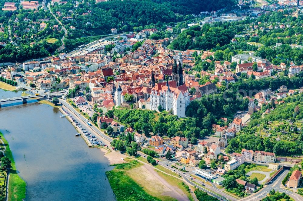 Aerial photograph Meißen - Old Town area and city center on the banks of the Elbe in Meissen in the state Saxony, Germany