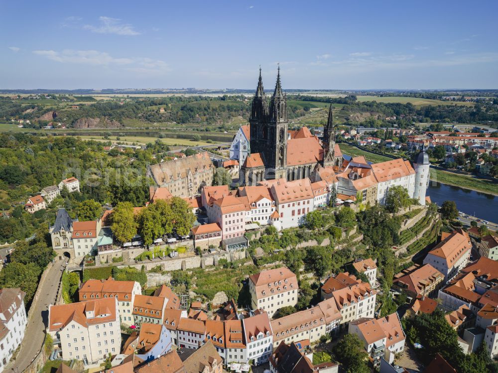 Aerial photograph Meißen - Old Town area and city center on the banks of the Elbe in Meissen in the state Saxony, Germany