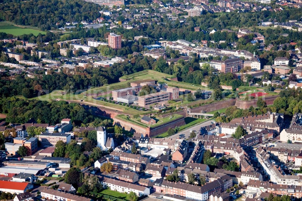 Aerial photograph Jülich - Old Town area and city center with Museum Zitadelle in Juelich in the state North Rhine-Westphalia, Germany