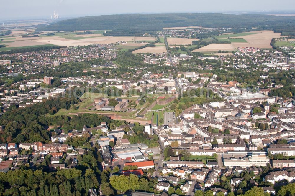 Aerial photograph Jülich - Old Town area and city center with Museum Zitadelle in Juelich in the state North Rhine-Westphalia, Germany