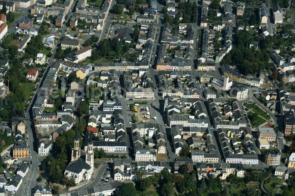 Aerial photograph Oelsnitz/Vogtl. - Historical town center with St.Jakobi church in Oelsnitz/Vogtl. in the state of Saxony. The historical town center is designed and setup in rectangular blocks