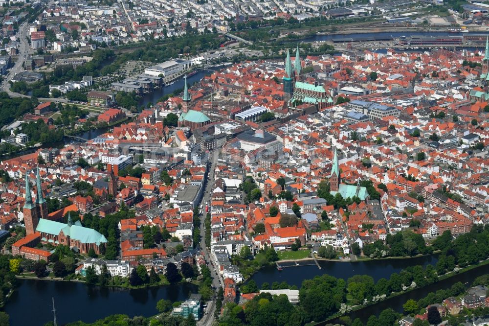 Aerial photograph Lübeck - Old Town area and city center in the district Innenstadt in Luebeck in the state Schleswig-Holstein, Germany