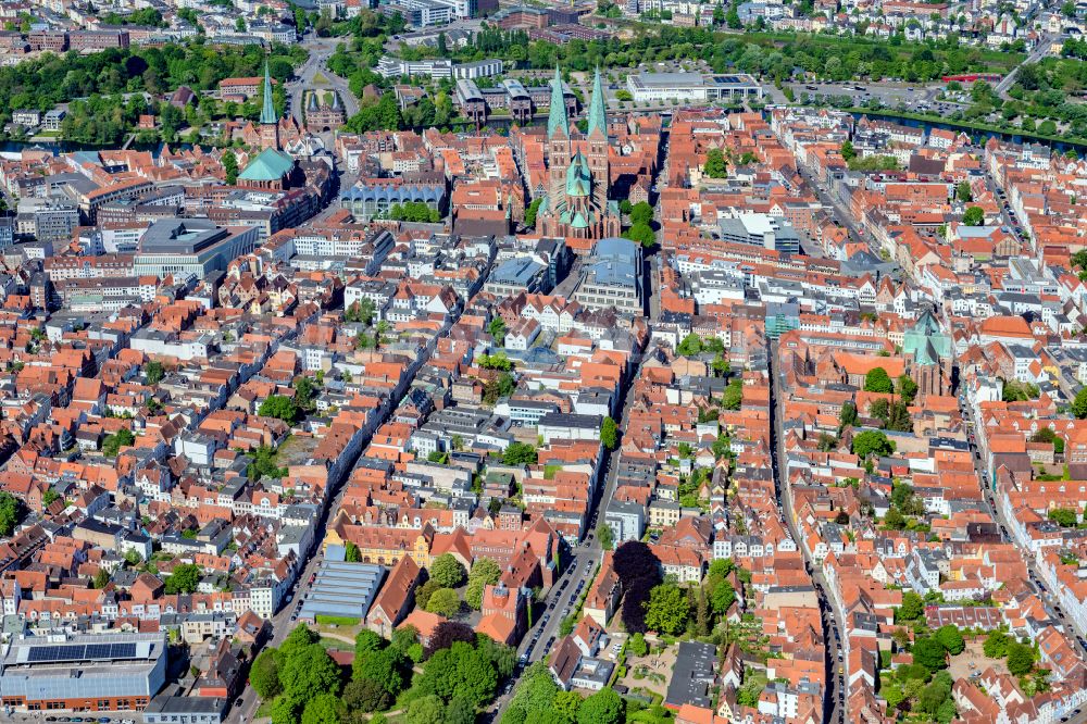 Aerial photograph Lübeck - Old Town area and city center in the district Innenstadt in Luebeck in the state Schleswig-Holstein, Germany