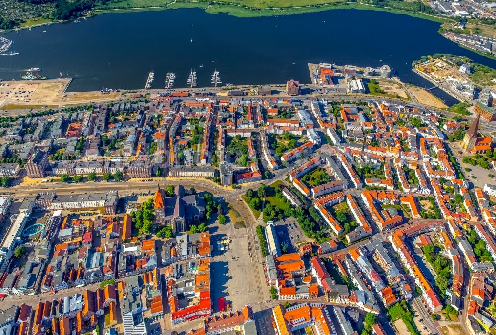 Aerial photograph Rostock - Old Town area and city center in the district Mitte in Rostock in the state Mecklenburg - Western Pomerania