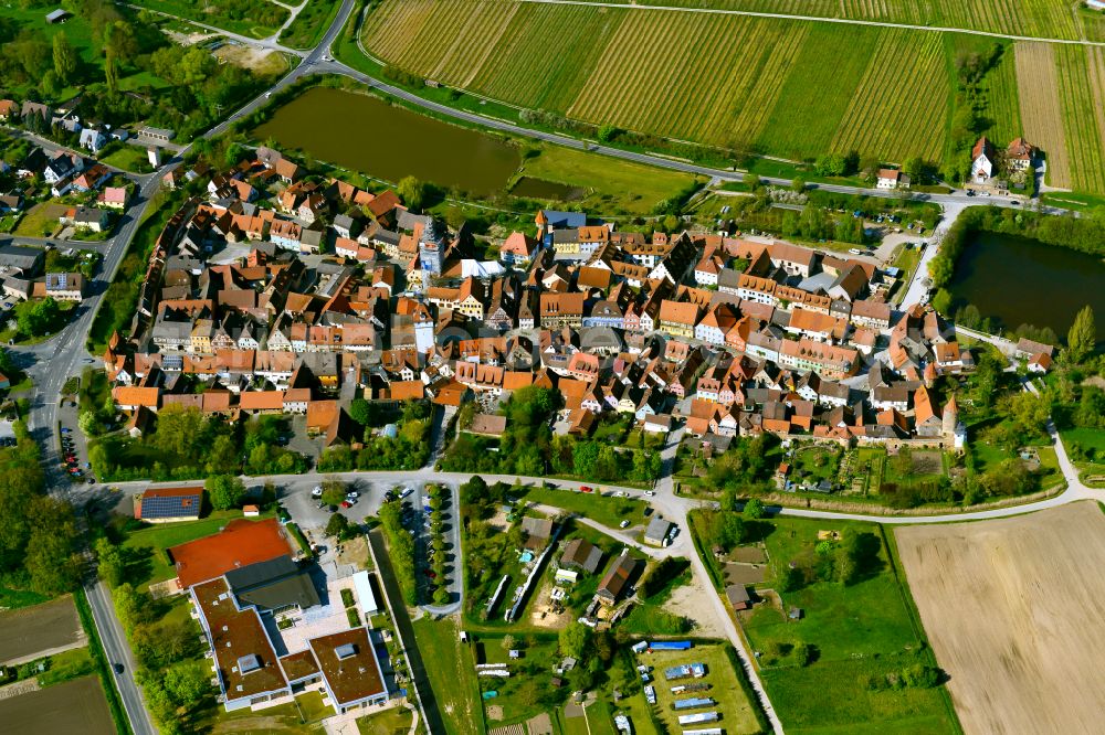 Prichsenstadt from the bird's eye view: Old Town area and city center in Prichsenstadt in the state Bavaria, Germany