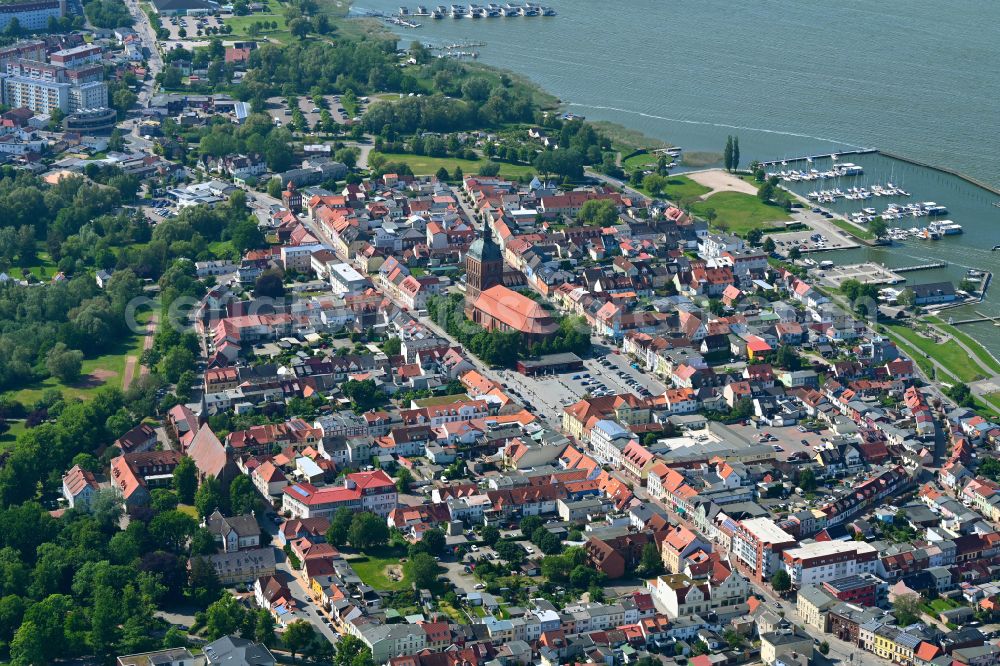 Aerial photograph Ribnitz - Old Town area and city center in Ribnitz at the baltic sea coast in the state Mecklenburg - Western Pomerania, Germany