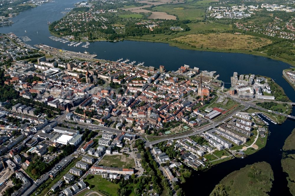 Aerial image Rostock - old Town area and city center on shore of Unterwarnow in Rostock in the state Mecklenburg - Western Pomerania, Germany