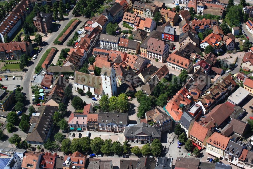 Aerial photograph Schopfheim - Old Town area and city center in Schopfheim in the state Baden-Wuerttemberg with church St. Michael