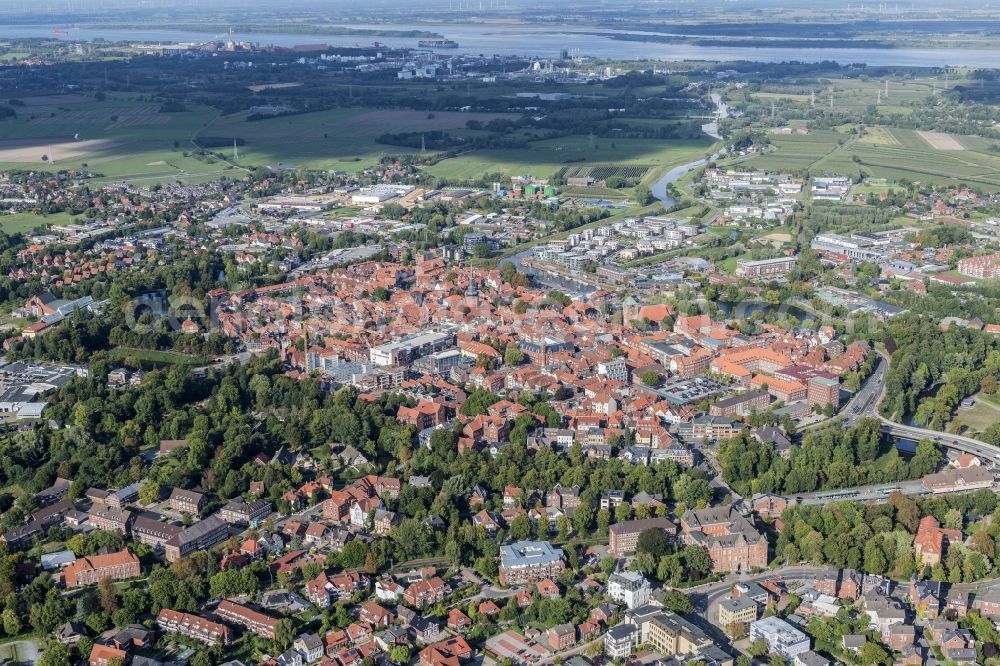 Aerial photograph Stade - Old town area and inner city center in Stade in the state Lower Saxony, Germany