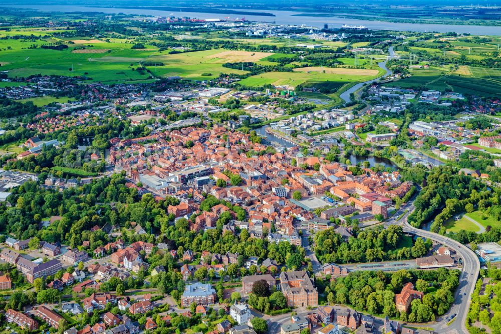 Stade from the bird's eye view: Old Town area and city center in Stade in the state Lower Saxony, Germany