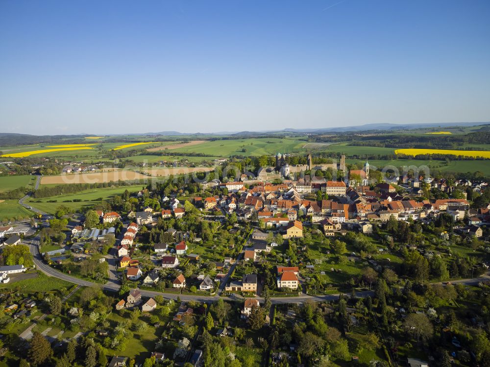 Aerial photograph Stolpen - Old town area and inner city center with Stolpen Castle in Stolpen in the federal state of Saxony, Germany