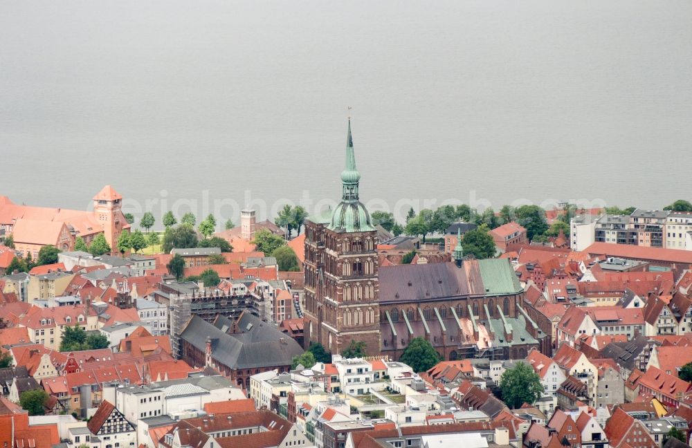 Hansestadt Stralsund from the bird's eye view: Old town area and city center with the St. Nikolai Church on the Alter Markt in Stralsund in the state Mecklenburg - Western Pomerania, Germany