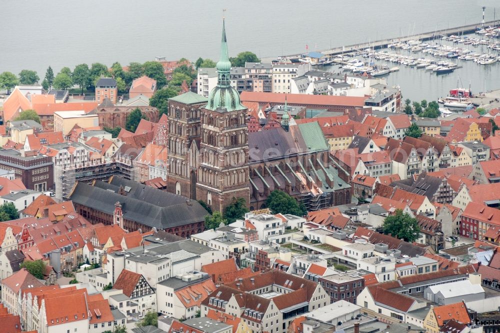 Aerial image Hansestadt Stralsund - Old town area and city center with the St. Nikolai Church on the Alter Markt in Stralsund in the state Mecklenburg - Western Pomerania, Germany