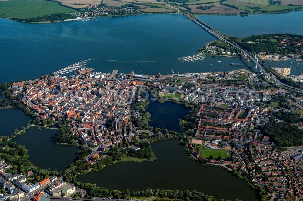 Aerial image Stralsund - Old Town area and city center in Stralsund in the state Mecklenburg - Western Pomerania, Germany