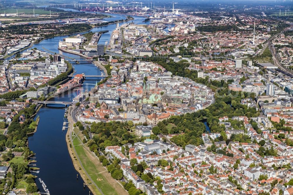 Bremen from the bird's eye view: Old Town area and city center on the banks of the river Weser in the district Zentrum in Bremen, Germany