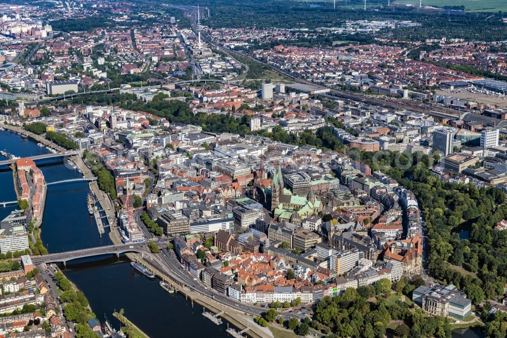 Bremen from the bird's eye view: Old Town area and city center on the banks of the river Weser in the district Zentrum in Bremen, Germany