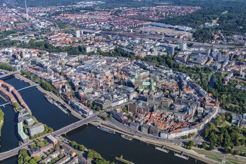 Bremen from the bird's eye view: Old Town area and city center on the banks of the river Weser in the district Zentrum in Bremen, Germany