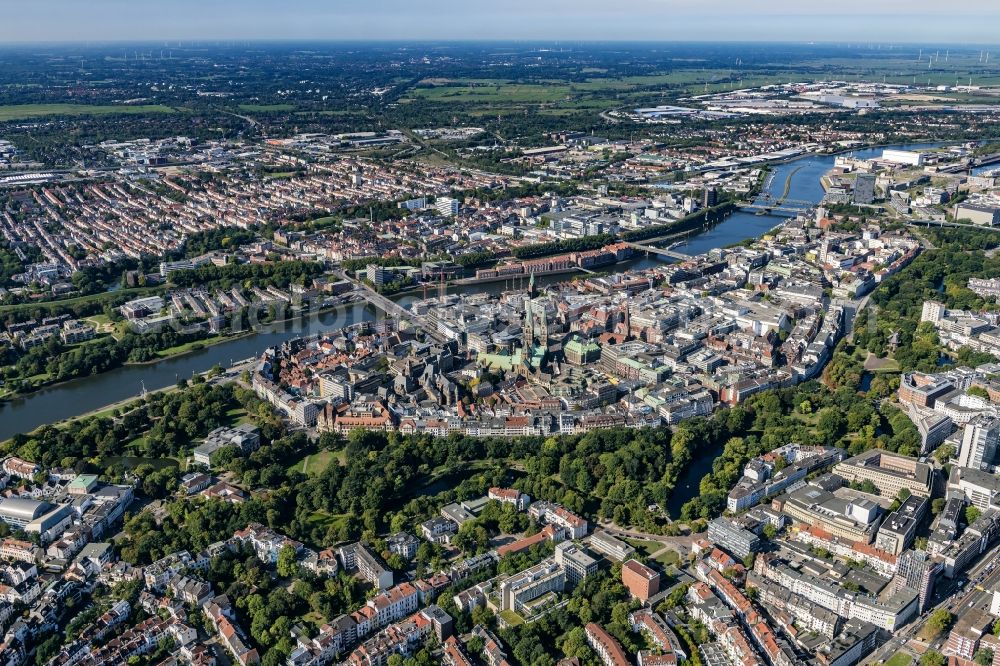 Aerial image Bremen - Old Town area and city center on the banks of the river Weser in the district Zentrum in Bremen, Germany