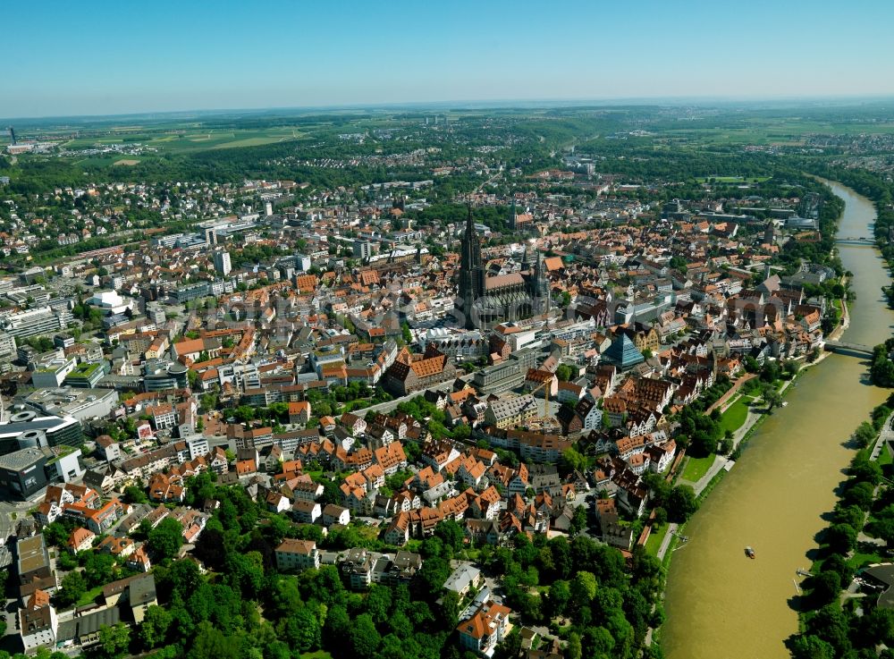 Aerial photograph Ulm - Old Town area and city center in Ulm in the state Baden-Wuerttemberg, Germany