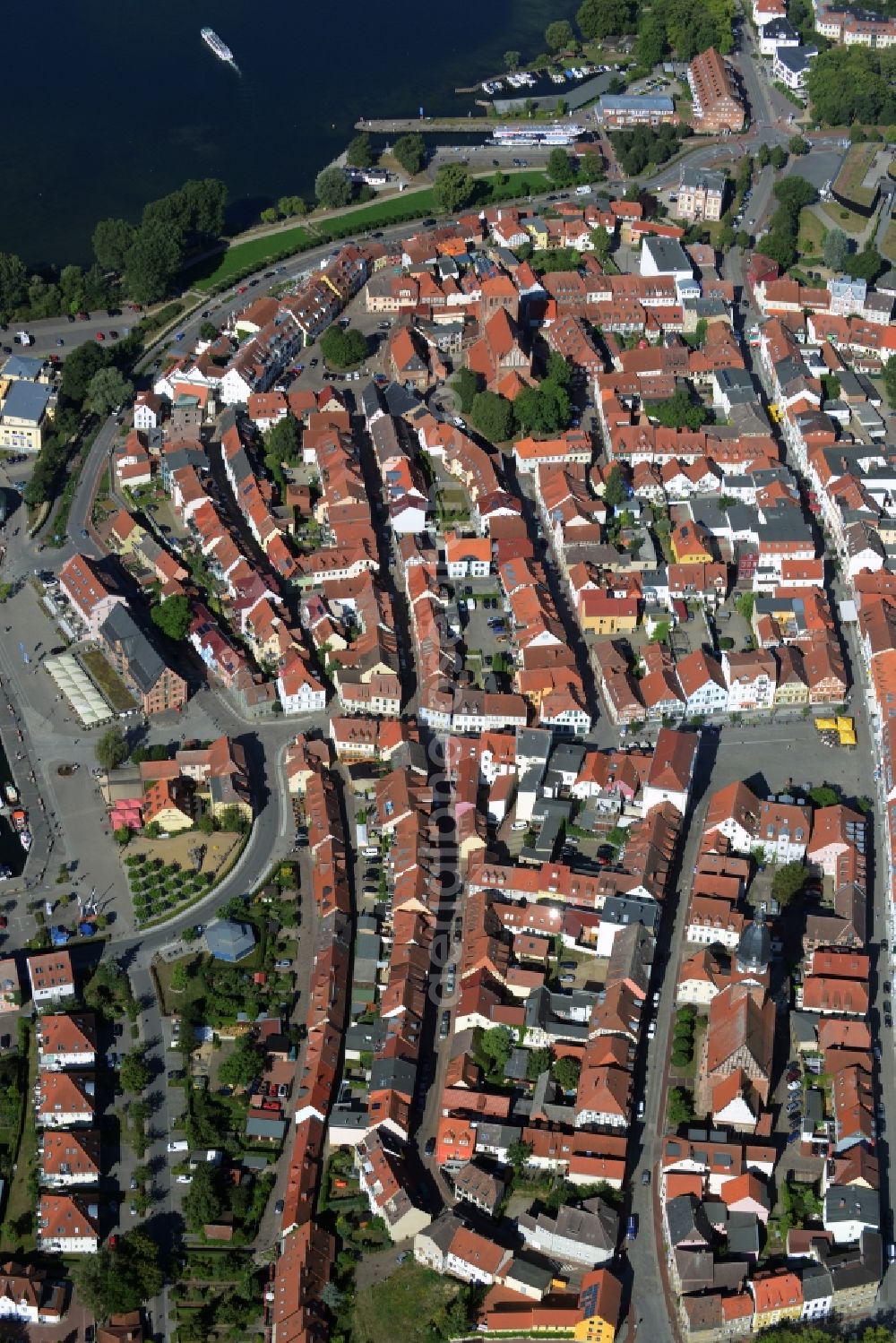 Aerial image Waren (Müritz) - Old Town area and city center in Waren (Mueritz) in the state Mecklenburg - Western Pomerania