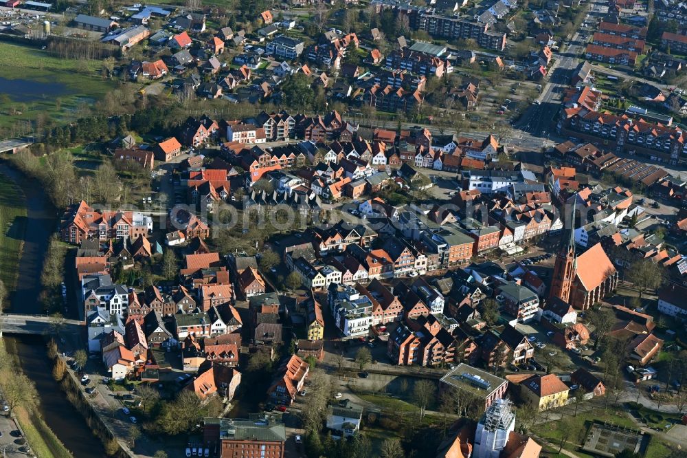 Aerial photograph Winsen (Luhe) - Old Town area and city center in Winsen (Luhe) in the state Lower Saxony, Germany