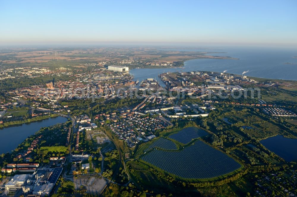 Aerial image Wismar - Old Town area and city center in Wismar in the state Mecklenburg - Western Pomerania