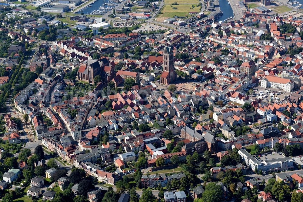 Aerial image Wismar - Old Town area and city center in Wismar in the state Mecklenburg - Western Pomerania