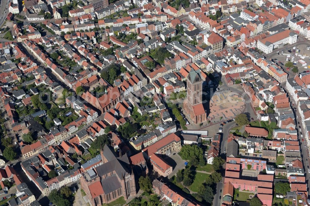 Aerial image Wismar - Old Town area and city center in Wismar in the state Mecklenburg - Western Pomerania