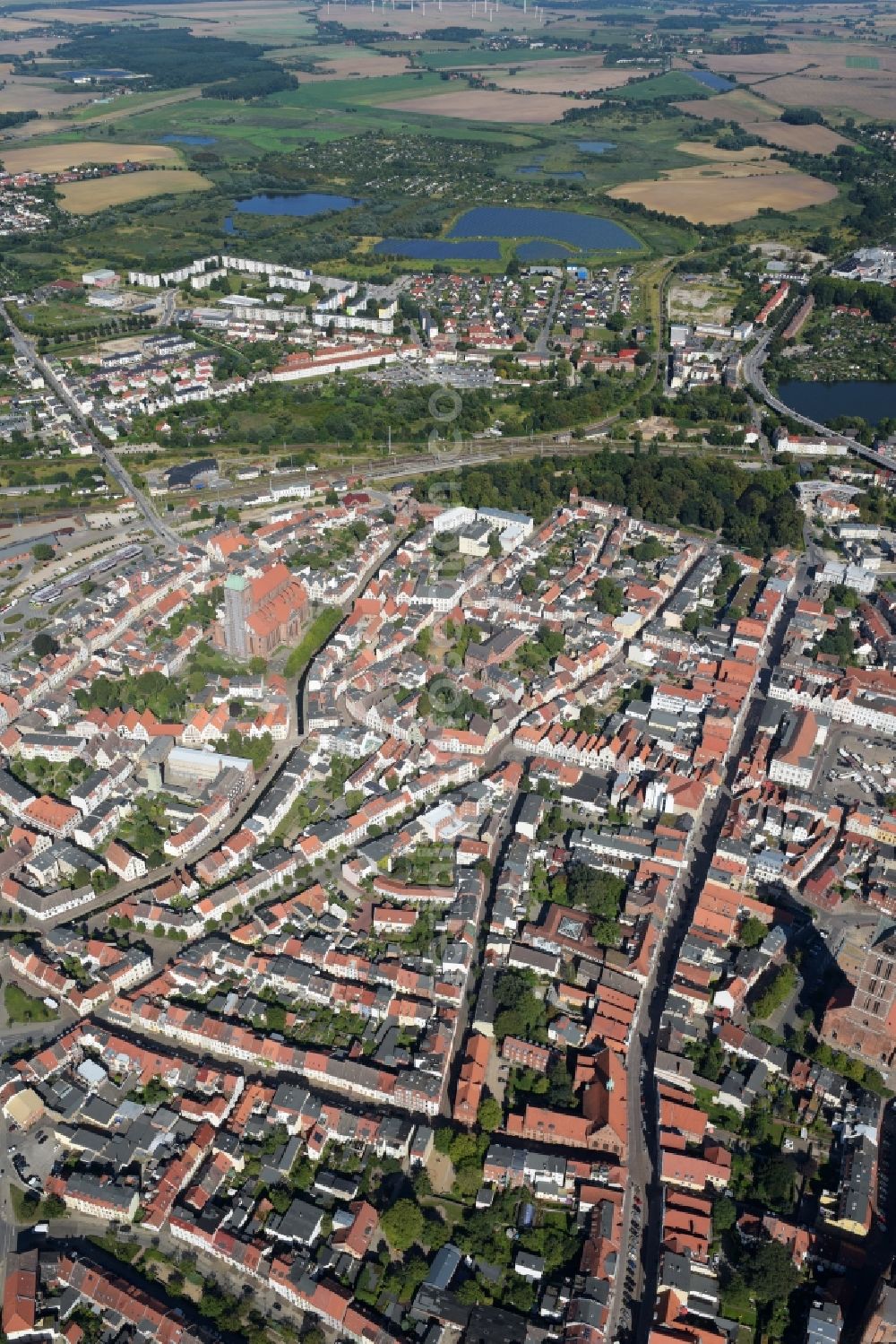 Wismar from the bird's eye view: Old Town area and city center in Wismar in the state Mecklenburg - Western Pomerania