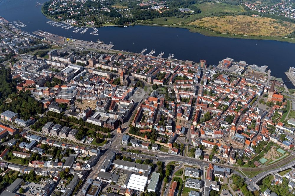 Aerial photograph Rostock - Old Town area and city center in Rostock in the state Mecklenburg - Western Pomerania, Germany