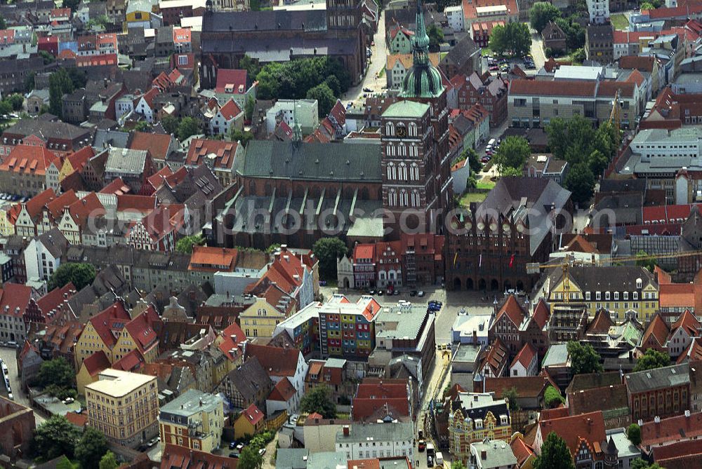 Stralsund from the bird's eye view: Blick auf das Altstadtzentrum Stralsund mit der Nikolaikirche dem Rathaus. View of the old town of Stralsund with the Nikolai Church to the Town Hall.