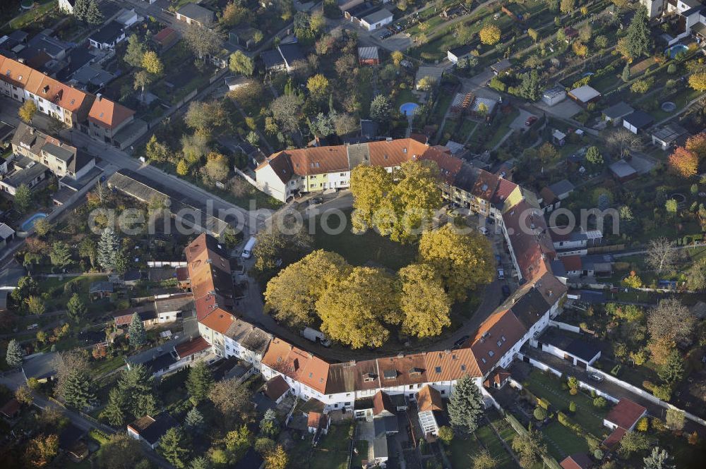 Aerial image Dessau - Die Waldsiedlung mit der um 1920 erbauten Gartenstadt Am Achteck . The Waldsiedlung with the garden town Am Achteck which was built around 1920.