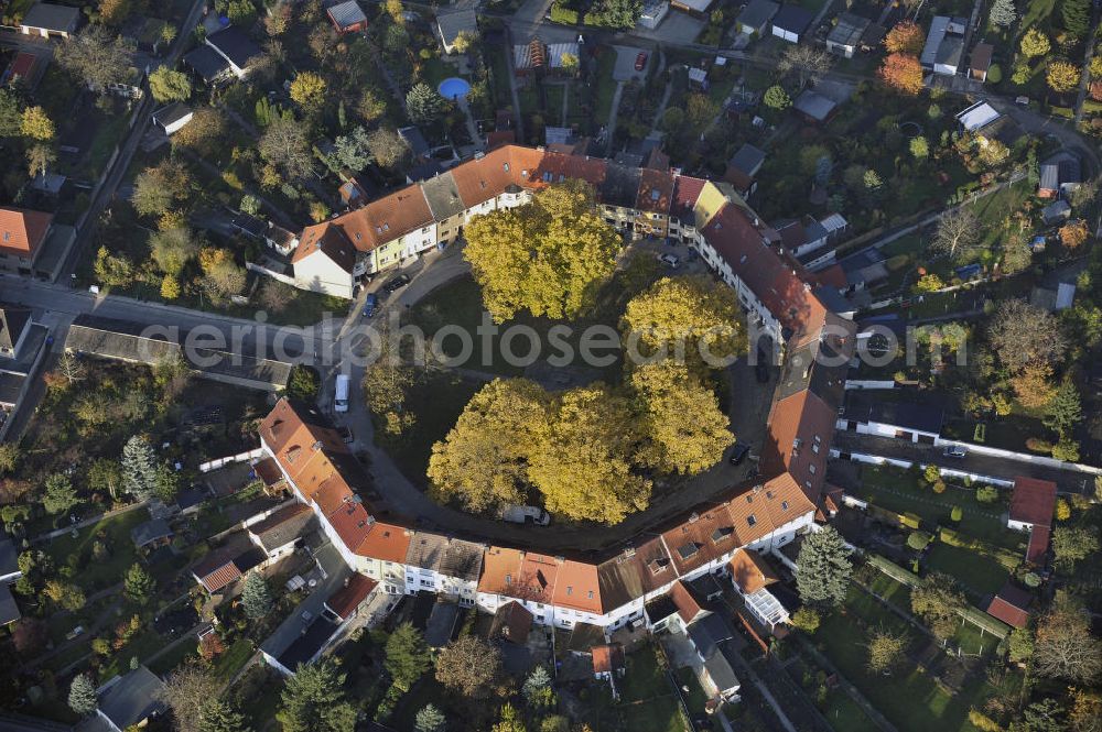 Aerial image Dessau - Die Waldsiedlung mit der um 1920 erbauten Gartenstadt Am Achteck . The Waldsiedlung with the garden town Am Achteck which was built around 1920.