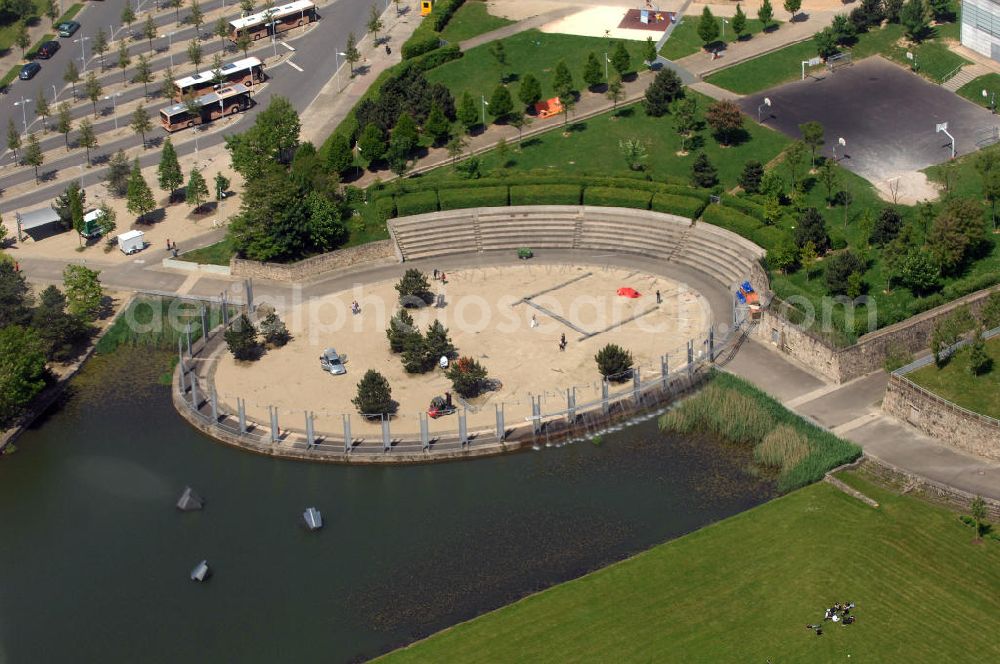 Aerial image Luxemburg - Blick auf das Amphitheater vom Centre National Sportif et Culturel dCoque an der Rue Leon Hengen / Avenue John Fitzgerald Kennedy. Das dCoque ist das größte Sportzentrum des Großherzogtums Luxemburg. Es liegt auf dem Kirchberg-Plateau. Die Coque trägt ihren Namen aufgrund der Form ihrer Hallenkonstruktion, die an eine Jakobsmuschel erinnert. Das Zentrum wurde Ende der 1990er Jahre als Erweiterung der Piscine Olympique Luxembourg erbaut. Neben seiner Funktion als Sportzentrum wird es für Großveranstaltungen, Konzerte und als Konferenzzentrum verwendet. Die Arena umfasst 8000 Plätze und 4300 Quadratmeter. Der Architekt ist Roger Taillibert. Kontakt: Tel. +352 436060222,