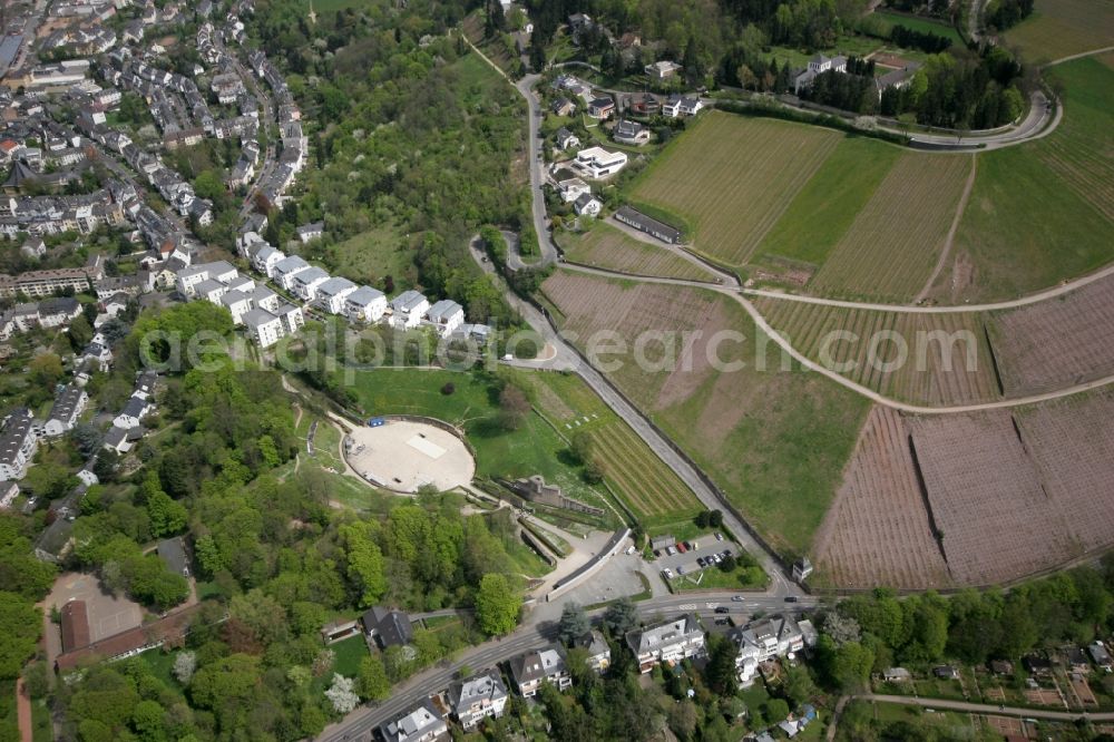 Aerial photograph Trier - The amphitheater from the Roman period with landscape and adjacent residential area on the Bergstrasse in Trier in Rhineland-Palatinate