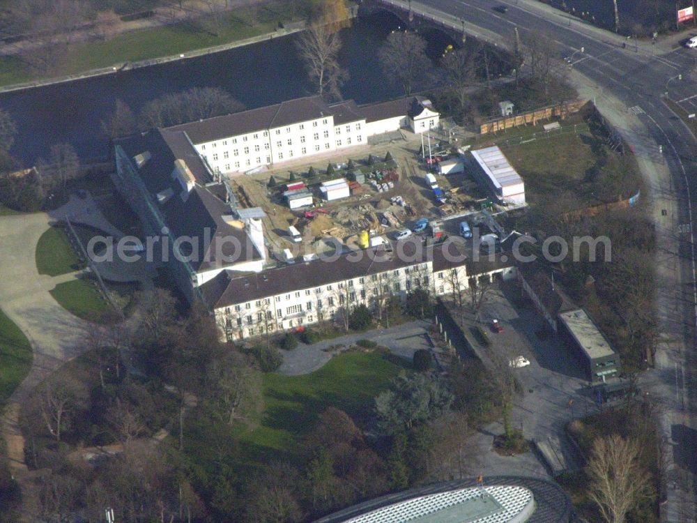 Aerial image Berlin - Construction site of the Federal President in the park of Schloss Bellevue on Spreeweg in the Tiergarten in Berlin