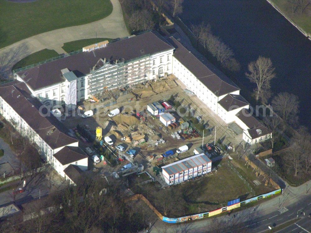 Aerial photograph Berlin - Construction site of the Federal President in the park of Schloss Bellevue on Spreeweg in the Tiergarten in Berlin