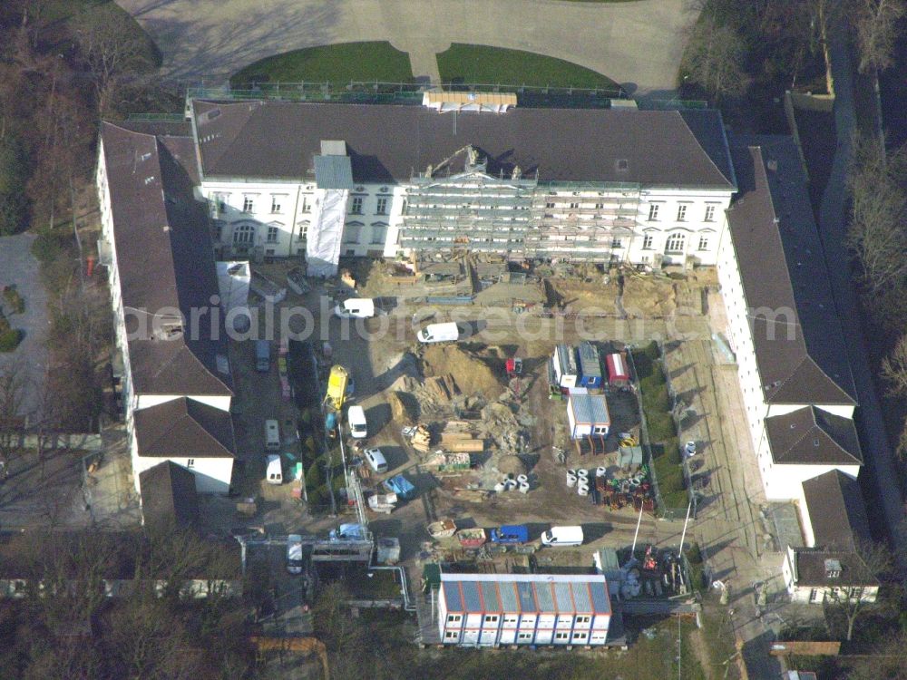 Berlin from above - Construction site of the Federal President in the park of Schloss Bellevue on Spreeweg in the Tiergarten in Berlin