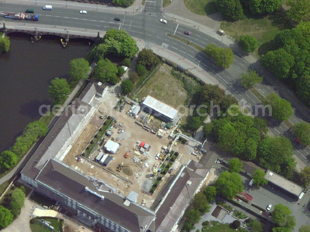 Berlin from the bird's eye view: Construction site of the Federal President in the park of Schloss Bellevue on Spreeweg in the Tiergarten in Berlin