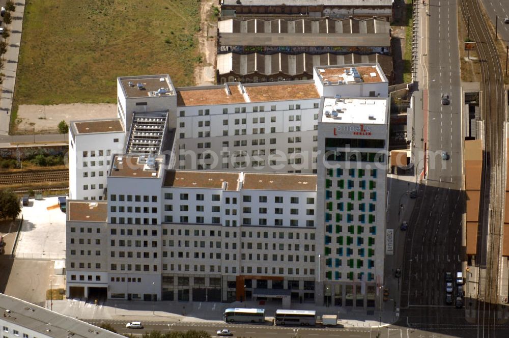 Aerial image Berlin - Blick auf das 4-Sterne-Superior Design Hotel in der deutschen Hauptstadt an der Landsberger Allee 106 in 10369 Berlin. Das vom britischen Architekten-Duo Jestico + Whiles entwickelte Interieur des Hauses richtet sich an Design- und Architekturliebhaber und wurde aus einer vormaligen Bauruine Landsberger Arkaden (vom verstorbenen italienischen Stararchitekten Aldo Rossi entworfen) heraus entwickelt.