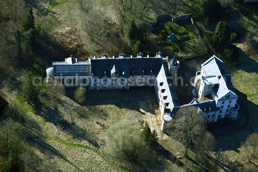 Aerial photograph Friedrichroda - Castle of the castle Reinhardsbrunn in the district in Reinhardsbrunn in Friedrichroda in the state Thuringia, Germany